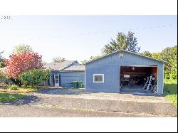 589 Ivy St, Florence OR 97439