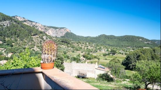 Charming townhouse with stunning views for sale in Puigpunyent, , Puigpunyent 07194