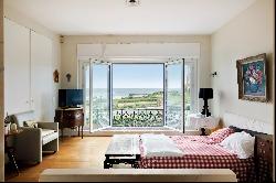 BIARRITZ, SUPERB APARTMENT FACING THE OCEAN AND THE HOTEL DU PALAIS