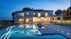 Beautiful villa with the sea view for rent in Antibes