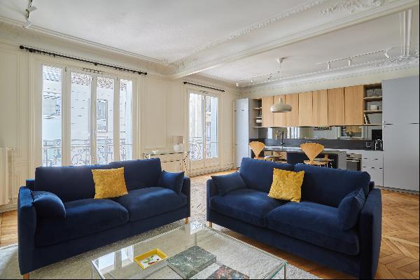 Paris 16th District – An elegant 2-bed apartment rented furnished