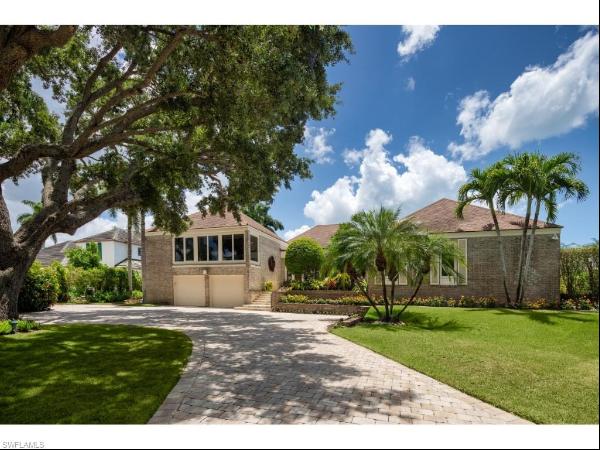 2610 Half Moon WALK, Naples, FL, 34102, USA