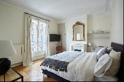 Paris 16th District - An elegant 2-bed apartment