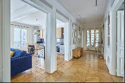 Paris 16th District - An elegant 2-bed apartment