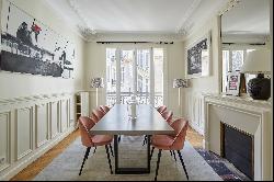 Paris 16th District - An elegant 2-bed apartment