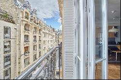 Paris 16th District – A furnished 4-room apartment