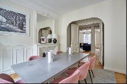 Paris 16th District - An elegant 2-bed apartment