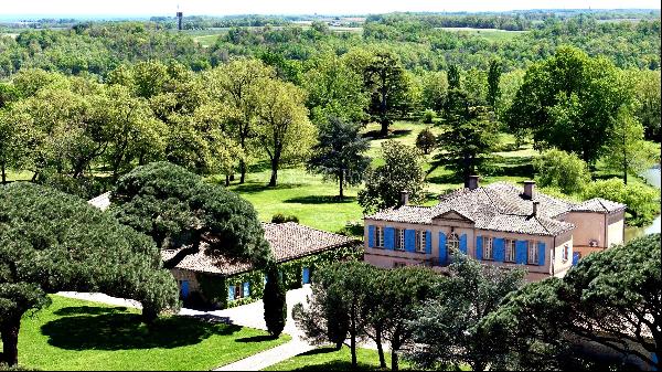 Character property in Gascony on 24 ha 40 mn from Toulouse airport