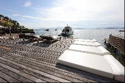 House with a view of the sunset and a private deck