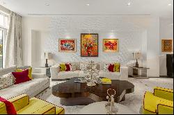 Luxury apartment with private spa in exclusive Chelsea serviced residence