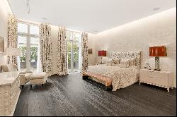 Luxury apartment with private spa in exclusive Chelsea serviced residence