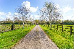 Southings Manor Farm, Clements End Road, Gaddesden Row, Hertfordshire, HP2 6HX