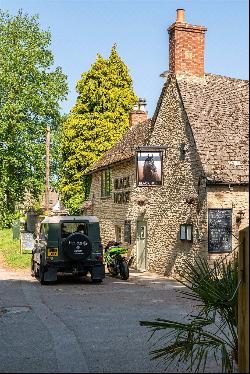 Sunnyfields, The Bell Inn, Standlake, Witney, Oxfordshire, OX29 7RH