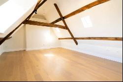 Flat 3, Hitchmans Mews, 2a West Street, Chipping Norton, Oxfordshire, OX7 5AA