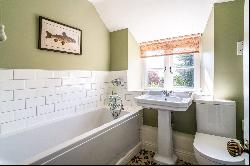 Yew Tree Cottages, Mount Pleasant Close, Stow on the Wold, Cheltenham, GL54 1BY