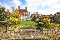 High Street, Burwash, Etchingham, East Sussex, TN19 7EH