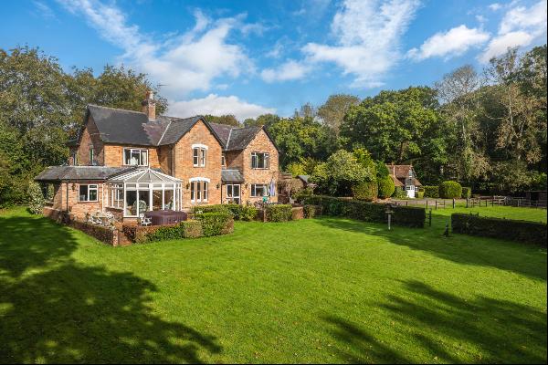 Gods Blessing Lane, Holt, Wimborne, Dorset, BH21 7DE