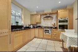 Ellesmere Road, Weybridge, Surrey, KT13 0HZ