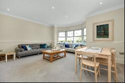 Oatlands Chase, Weybridge, Surrey, KT13 9SE