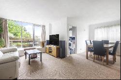 Stroudwater Park, Weybridge, Surrey, KT13 0DT