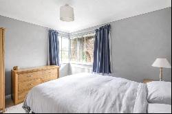 Stroudwater Park, Weybridge, Surrey, KT13 0DT