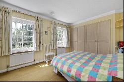 Queens Road, Hersham, Walton-on-Thames, Surrey, KT12 5LL