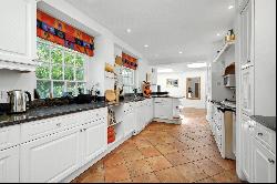 Queens Road, Hersham, Walton-on-Thames, Surrey, KT12 5LL