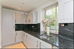 Adlington Road, Wilmslow, Cheshire, SK9 2AL