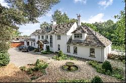 Castle Hill, Prestbury, Macclesfield, Cheshire, SK10 4AR