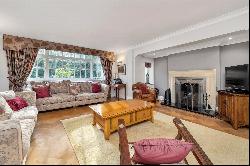 Castle Hill, Prestbury, Macclesfield, Cheshire, SK10 4AR