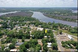 17 W 10th St #1, Carrabelle FL 32322