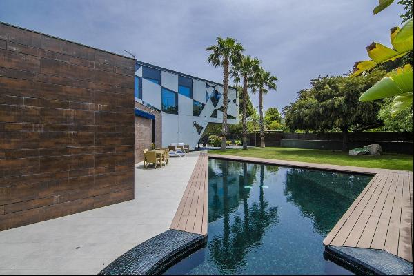 Contemporary Villa Two Steps from the Beach in Sitges
