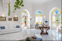 Detached apartment in historic villa with terrace and garden