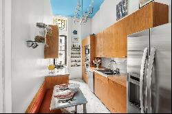 205 West 57th Street, 8BA