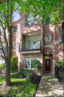 Incredible Turtle Creek Townhouse