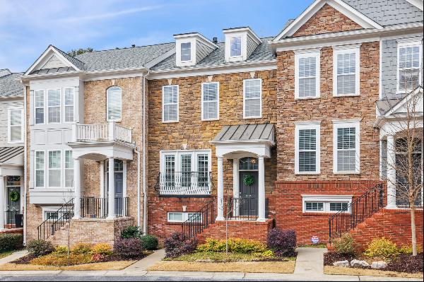 Exquisite Townhome in Gated Brookhaven Community