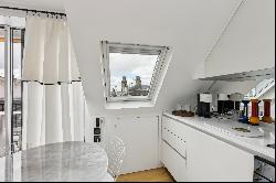 Paris 6th - Superb apartment on the top floor with balcony and exceptional views