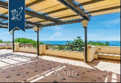 Luxury estate with an outbuilding for sale two steps away from the most beautiful beaches 