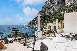 Pieds dans l'eau residence in Capri