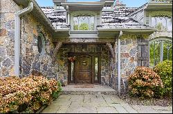 Sun-Drenched Sanctuary: Private North Salem Estate with Soaring Ceilings and Nat