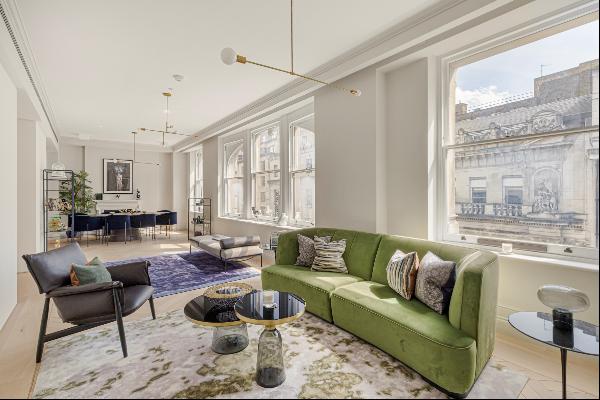 Exquisite three-bed apartment in the heart of Covent Garden