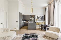 Luxury three bedroom triplex apartment near Regents Park