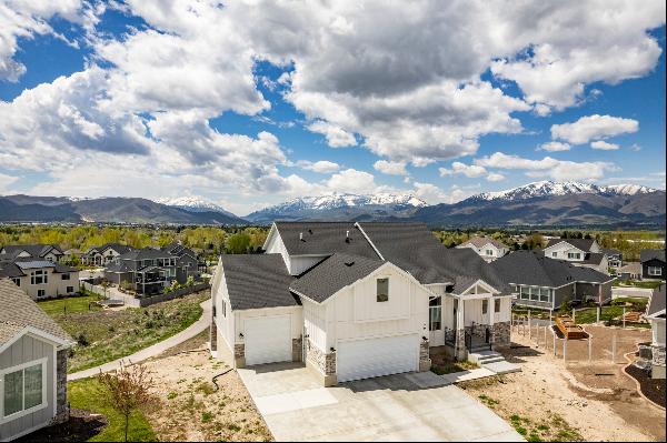 New Home on a Quiet Cul-de-sac with Incredible Views!