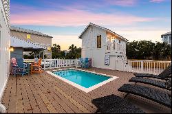 Totally Renovated Beach Cottage And Carriage House Steps From Beach