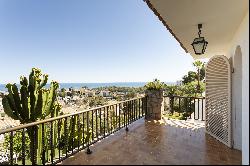 South facing 6-bedroom villa with panoramic sea views in Vallpineda, Sitges.