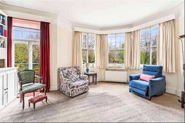 Prince of Wales Drive, London, SW11 4HG