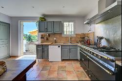 Family house of 320 sqm for sale in AIX EN PROVENCE