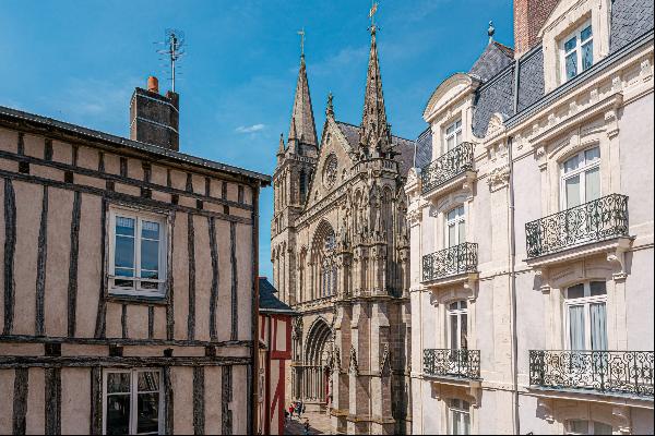 Appartement dans immeuble haussmannien avec ascenseur