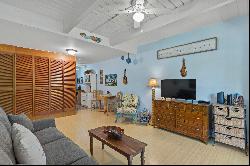 South Maui compact studio apartment by the beach
