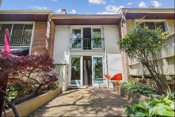 Traditional Cross Keys Townhome